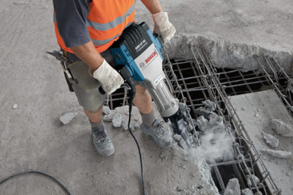 Heavy Duty Breaker Electric - In Action 2