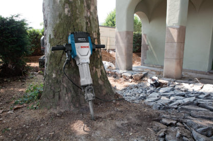 Heavy Duty Breaker Electric - In Action 5