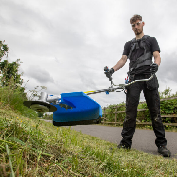 Brush Cutter / Strimmer - In Action 3 Brush Cutter / Strimmer - In Action 3