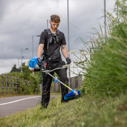 Brush Cutter / Strimmer - In Action 4