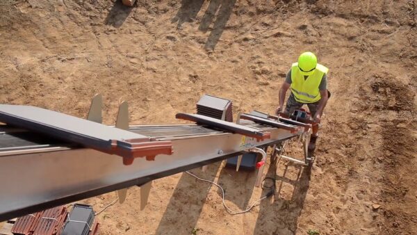 Bumpa Hoist In Action - 13 Bumpa Hoist (8m Electric)