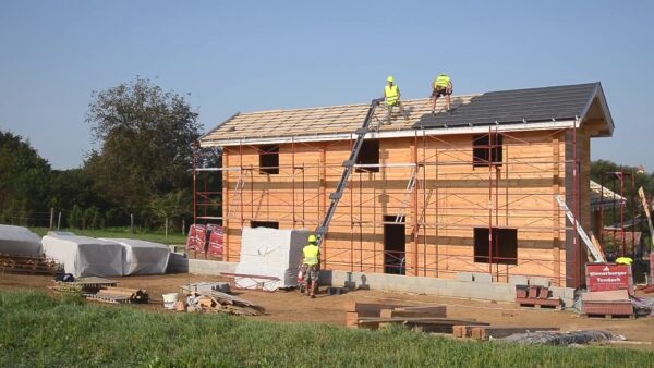 Bumpa Hoist In Action - 14 Bumpa Hoist (8m Electric)