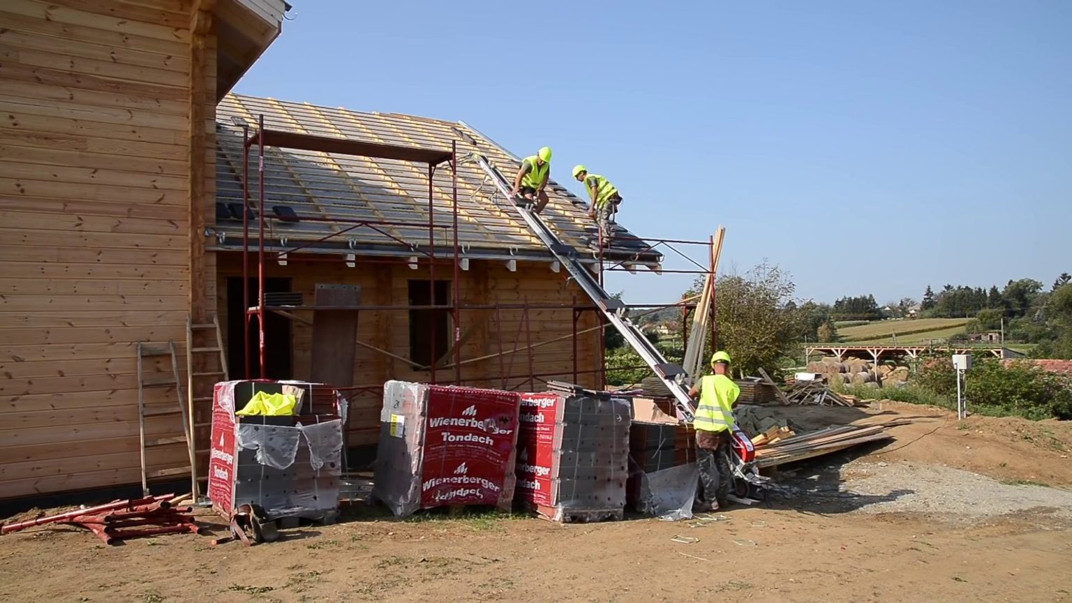 Bumpa Hoist (8m Electric) • Wellers Hire