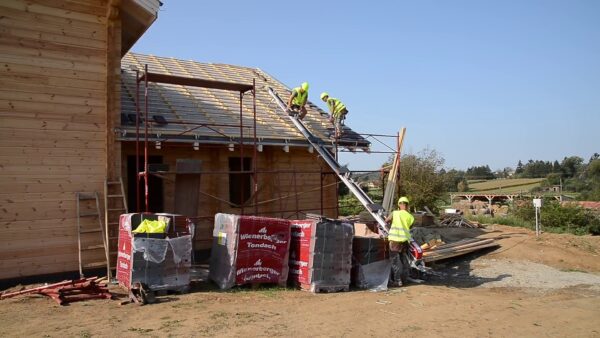 Bumpa Hoist In Action - 16 Bumpa Hoist (8m Electric)
