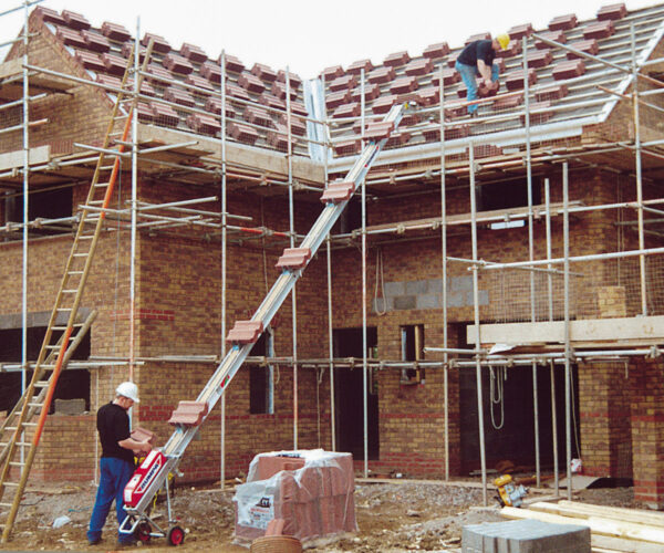 Bumpa Hoist In Action - 4 Bumpa Hoist (8m Electric)