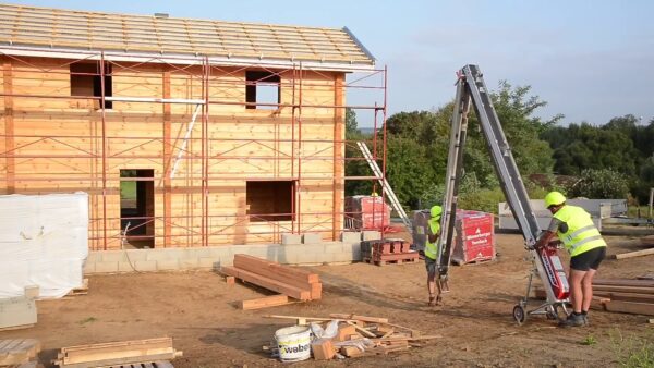 Bumpa Hoist In Action - 7 Bumpa Hoist (8m Electric)