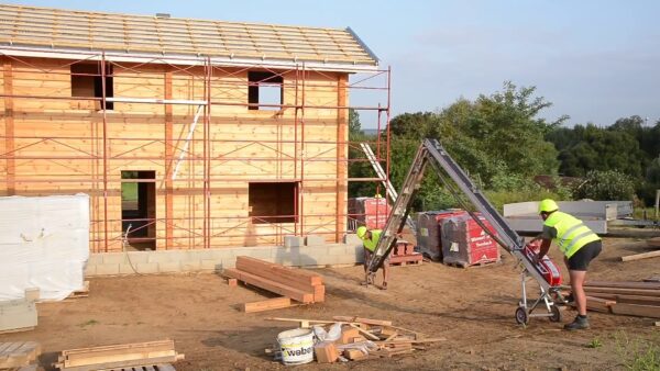 Bumpa Hoist In Action - 8 Bumpa Hoist (8m Electric)