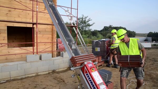 Bumpa Hoist In Action - 9 Bumpa Hoist (8m Electric)