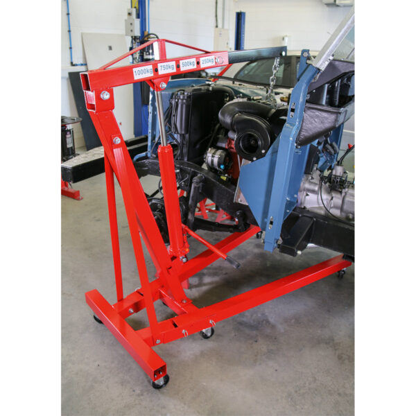 Folding Engine Crane (1000kg) - In Action 1 Folding Engine Crane (1000kg) - In Action 1