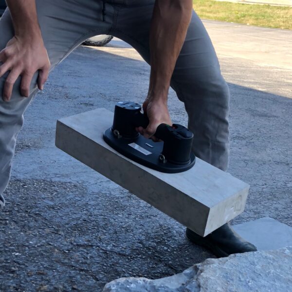 Grabo Pro Vacuum Lifter - In Action Kerb 1 Grabo Pro Vacuum Lifter - In Action Kerb 1