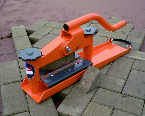 Manual Block Splitter (Minipave) - In Action 1 Manual Block Splitter (Minipave) - In Action 1