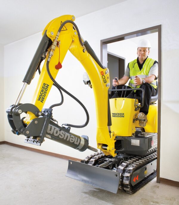 Mini Excavator Digger 1.0 Tonne - In Action 3 Mini Excavator Digger 1.0 Tonne - In Action 3