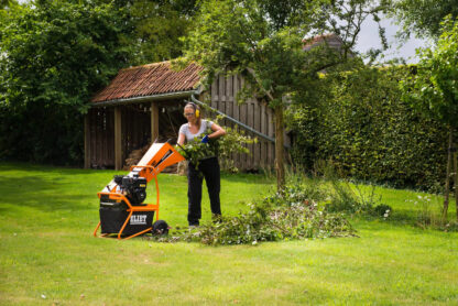 Petrol Chipper Shredder 40mm - In Action 10