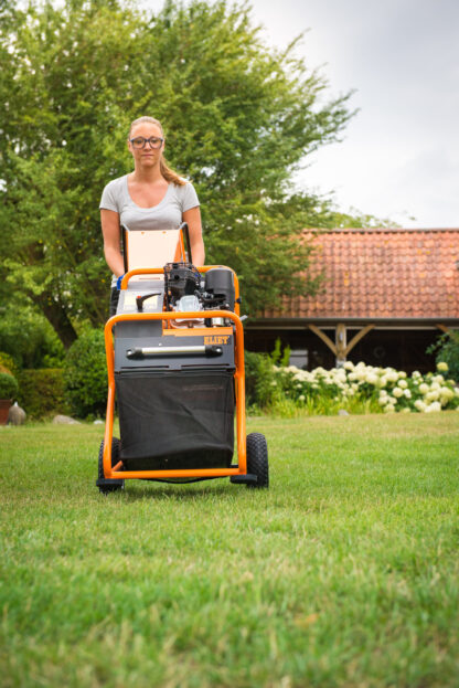 Petrol Chipper Shredder 40mm - In Action 2