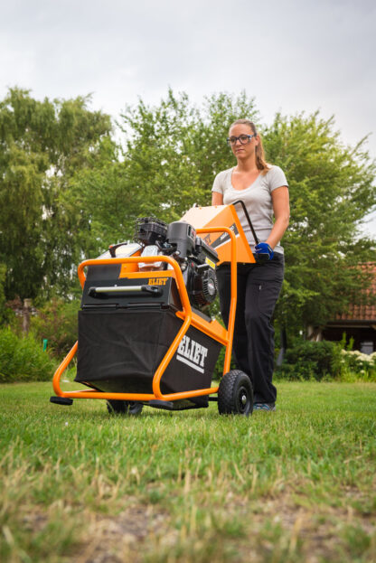 Petrol Chipper Shredder 40mm - In Action 3