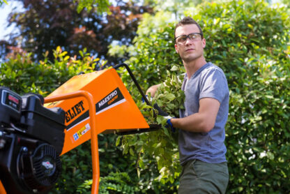 Petrol Chipper Shredder 40mm - In Action 7