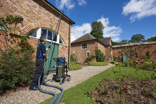 SkyVac Gutter Vacuum - In Action 5 SkyVac Gutter Vacuum - In Action 5